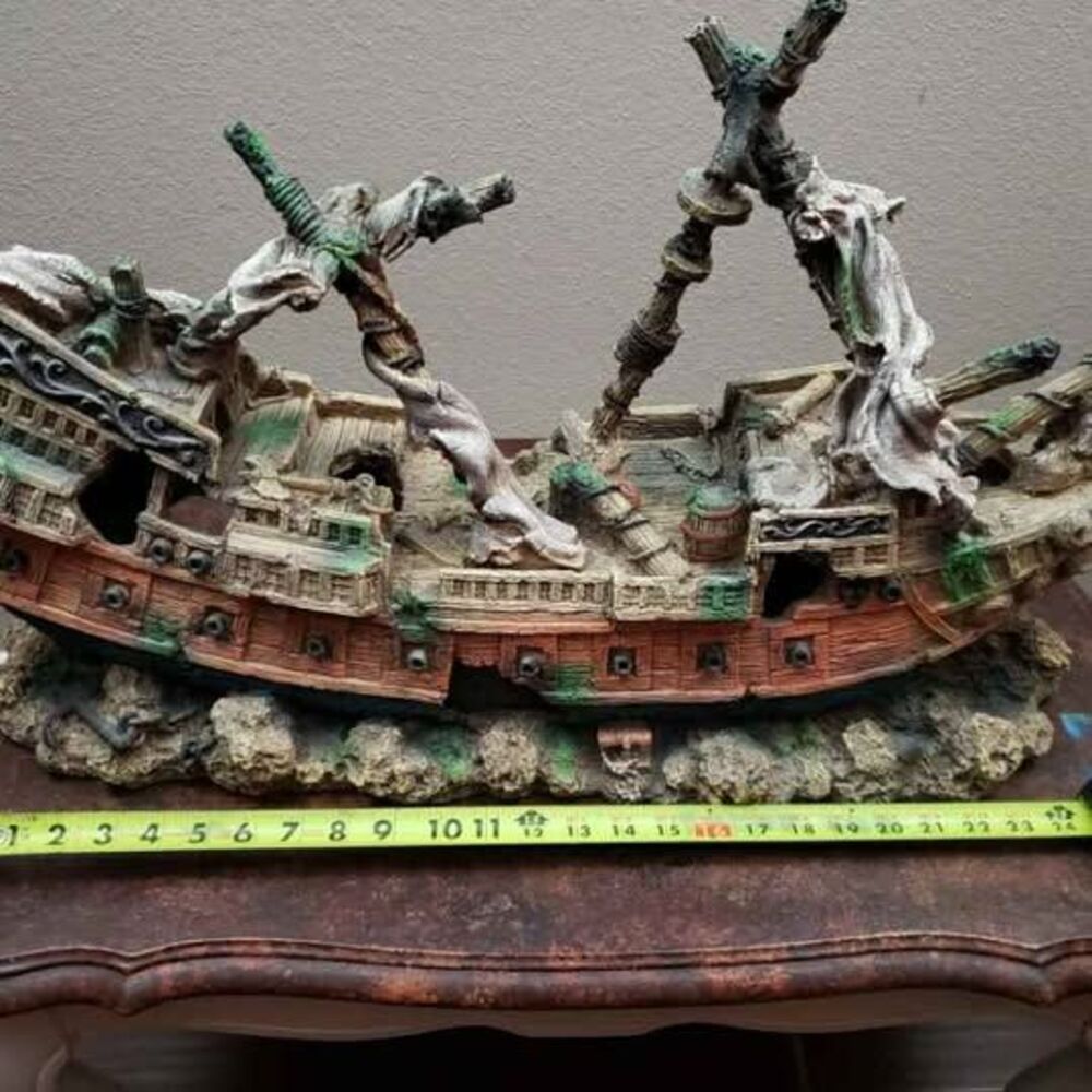 Top fin ship Aquarium Ornaments